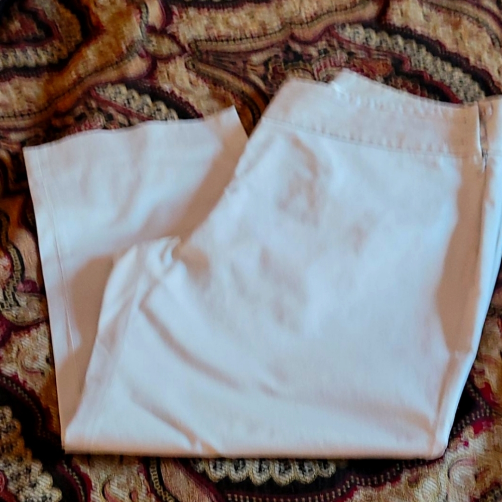 Capri pants